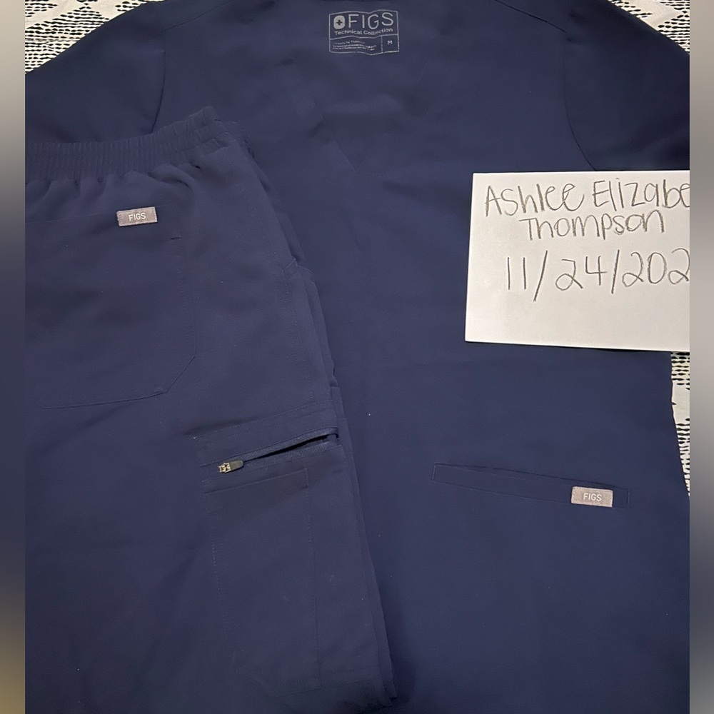 FIGS Navy Set